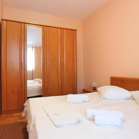 Apartament With Parking Space - 19039 Split