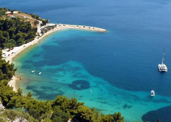 شقة With Parking Space - 19039 *